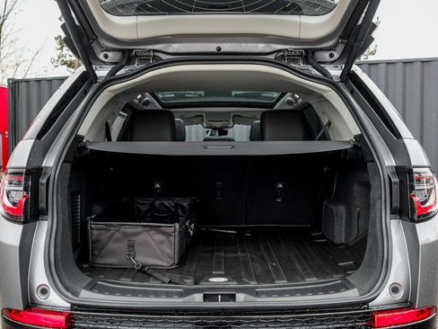 New 2025 Land Rover Discovery Sport S image 9