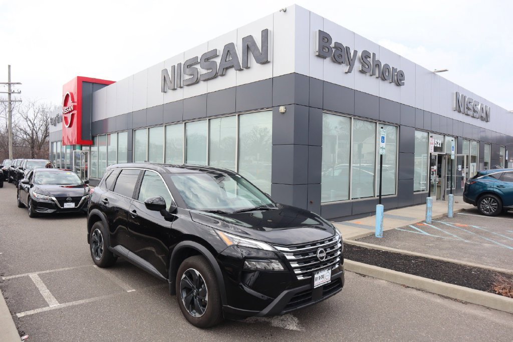 Certified 2025 Nissan Rogue SV AWD/4WD image 1