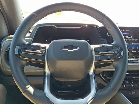Used 2025 Chevrolet Colorado ZR2 w/ Technology Package AWD/4WD image 20