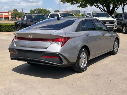 Used 2026 Hyundai Elantra SE FWD image 3
