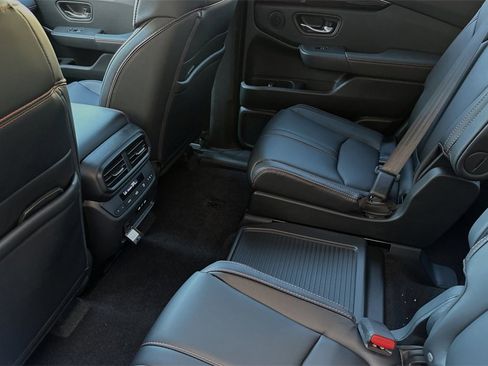 New 2025 Honda Pilot TrailSport image 12