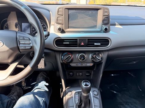 Used 2021 Hyundai Kona SE AWD/4WD image 4