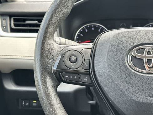 Used 2021 Toyota RAV4 XLE AWD/4WD image 8