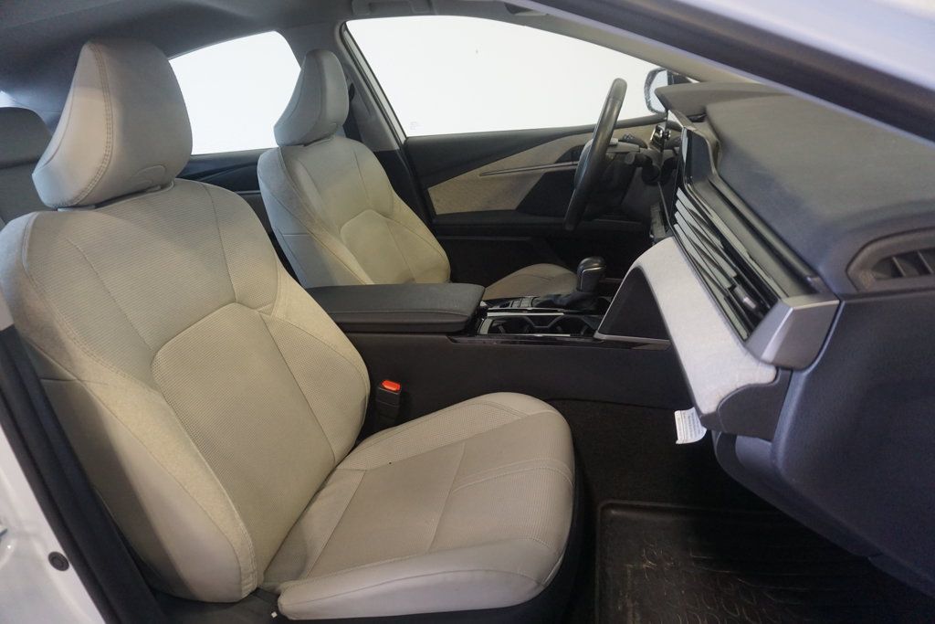 Used 2025 Toyota Camry XLE AWD/4WD image 21
