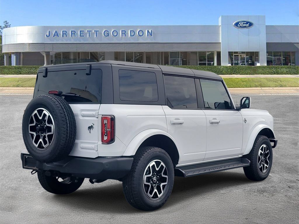 Used 2025 Ford Bronco Outer Banks AWD/4WD image 4