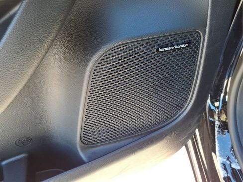 New 2026 Chrysler Pacifica Limited w/ Uconnect Theater Family Group image 21