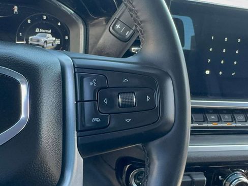 Used 2025 GMC Sierra 1500 SLT AWD/4WD image 17
