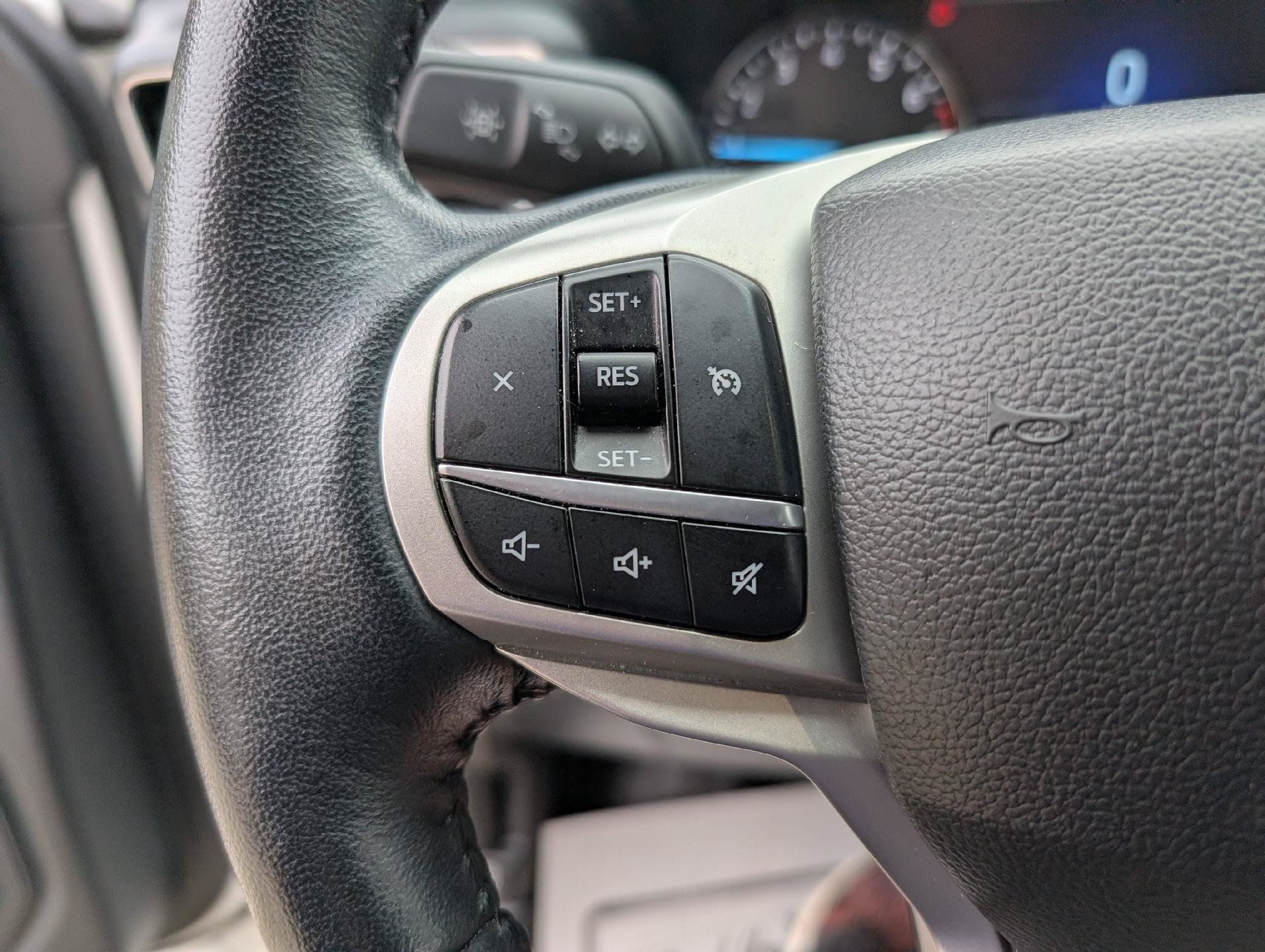 Used 2023 Ford Explorer XLT w/ Equipment Group 202A AWD/4WD image 24