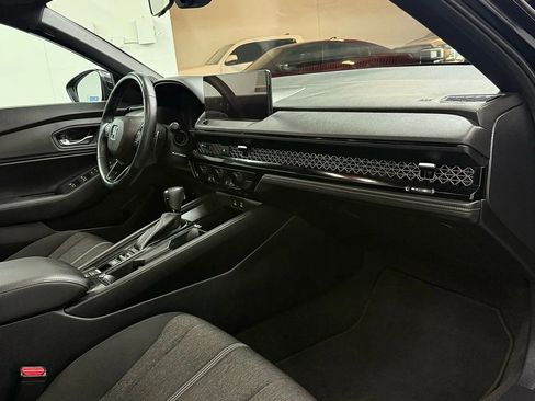 Used 2024 Honda Accord Sport image 8