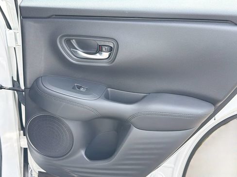 Used 2025 Honda HR-V LX image 31