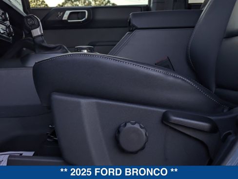 New 2025 Ford Bronco Badlands AWD/4WD image 46