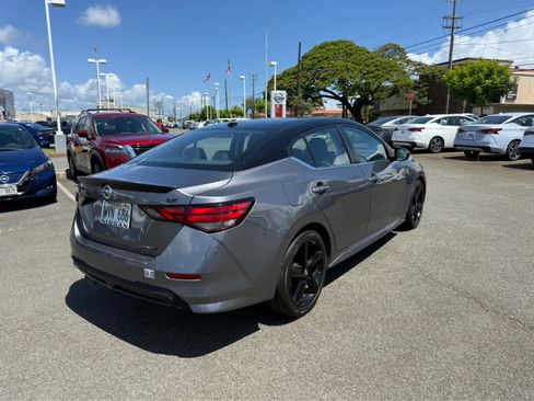 Used 2023 Nissan Sentra SR w/ Midnight Edition Package FWD image 3