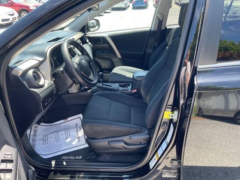 Used 2015 Toyota RAV4 LE AWD/4WD image 10