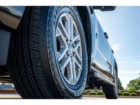 Used 2025 Toyota Sequoia SR5 AWD/4WD image 9
