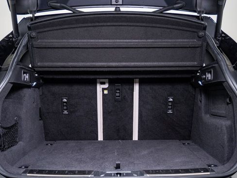 Used 2021 Jaguar F-PACE SVR image 28