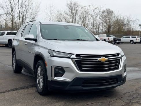 Used 2022 Chevrolet Traverse LT FWD image 4