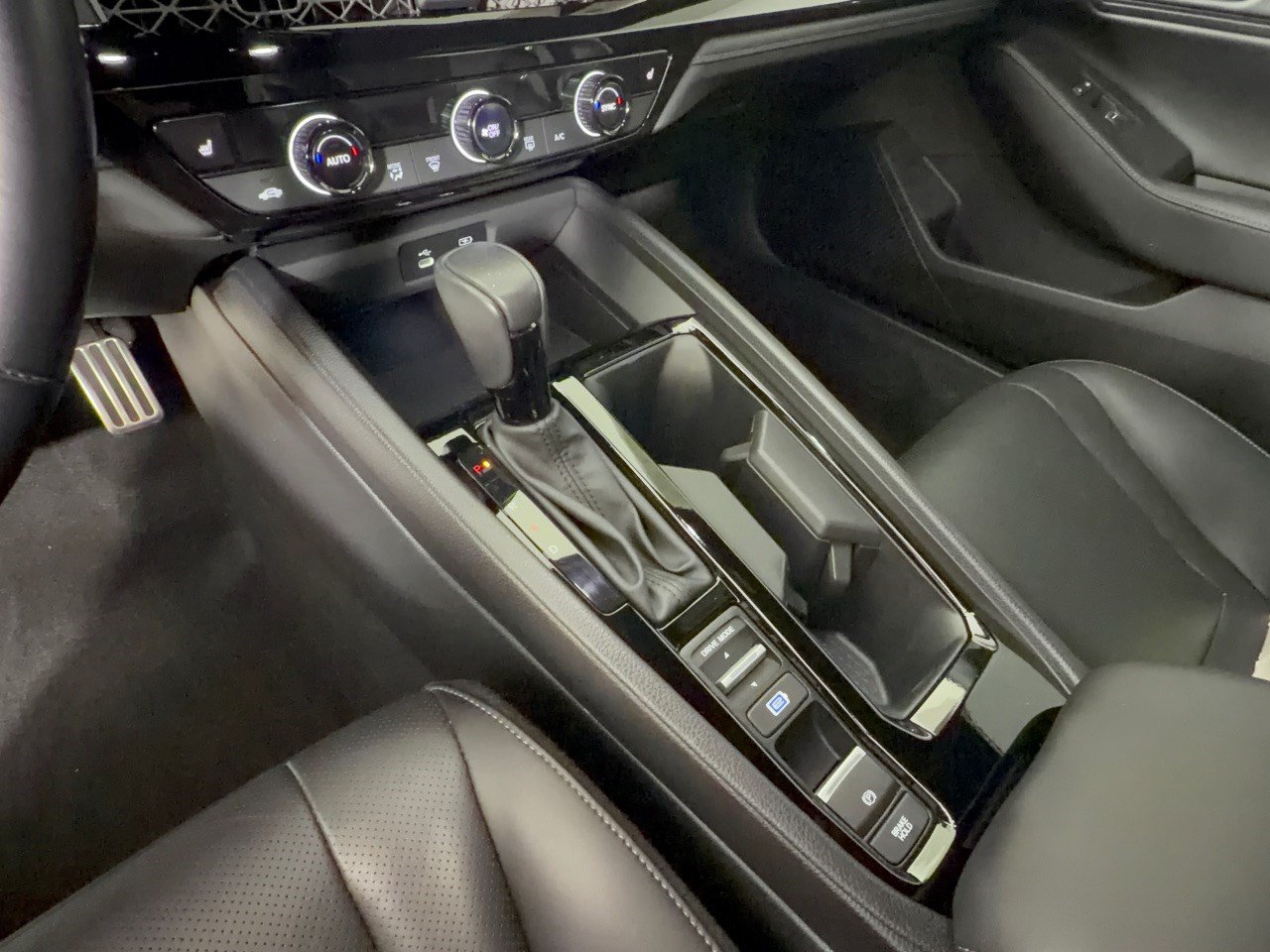 Certified 2024 Honda Accord Sport image 21