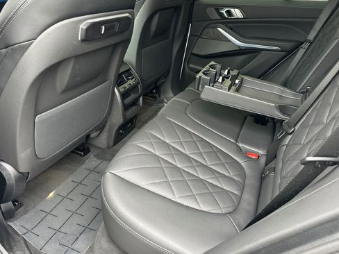 Used 2025 BMW X5 xDrive50e image 4