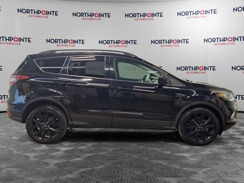 Used 2018 Ford Escape SE w/ SE Sport Appearance Package image 7