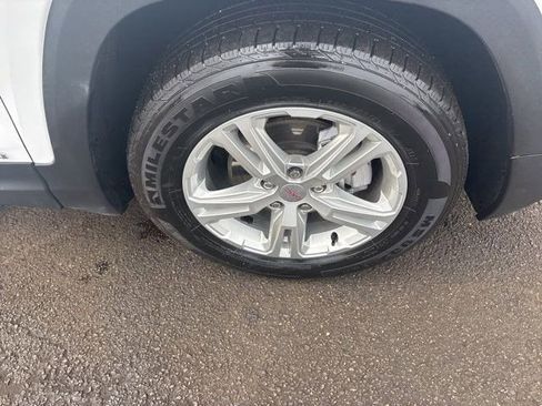 Used 2024 GMC Terrain SLE image 43