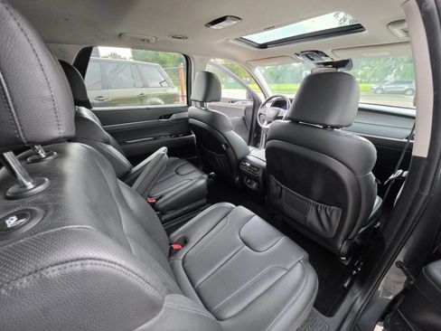 Used 2021 Hyundai Palisade SEL w/ Premium Package AWD/4WD image 12