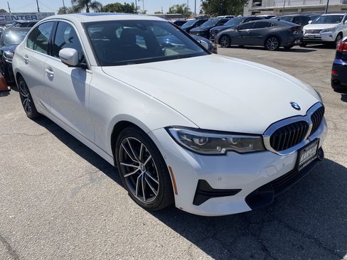 Used 2021 BMW 330e w/ Convenience Package RWD image 7