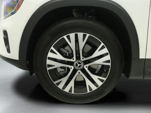 New 2026 Mercedes-Benz GLB 250 image 10