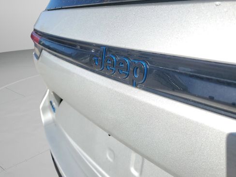 Certified 2022 Jeep Grand Cherokee Trailhawk image 9