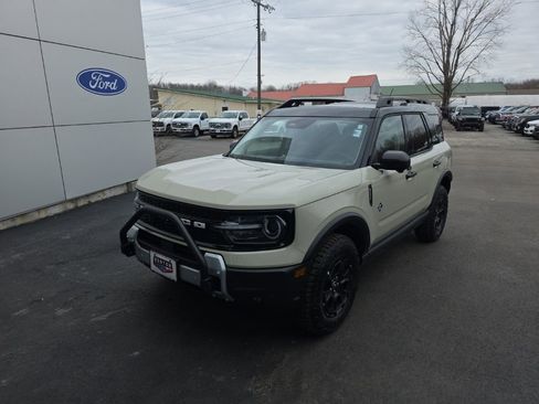 New 2025 Ford Bronco Sport Outer Banks w/ Sasquatch Outer Banks Package AWD/4WD image 2