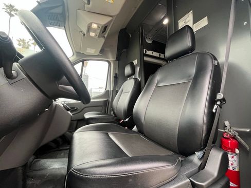 Used 2022 Ford E-Transit 148 High Roof w/ Load Area Protection Package image 13