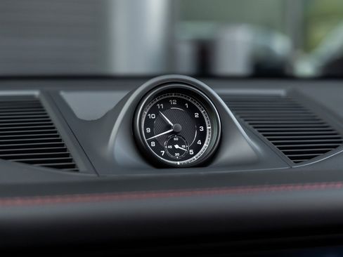 New 2026 Porsche Macan image 31