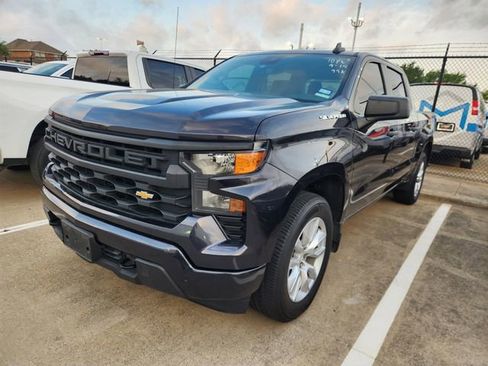 Used 2022 Chevrolet Silverado 1500 Custom image 3