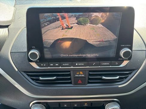 Used 2021 Nissan Altima 2.5 SV FWD image 41