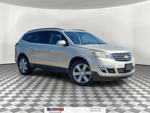 Used 2016 Chevrolet Traverse LT w/ Style and Technology Package FWD image 1