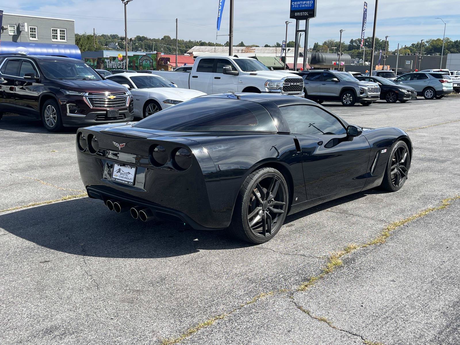 Used 2008 Chevrolet Corvette Coupe w/ Preferred Equipment Group RWD image 4
