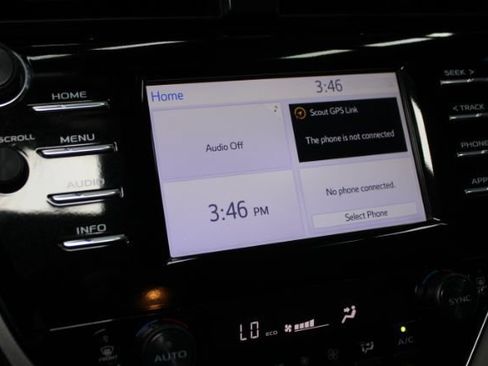 Used 2018 Toyota Camry LE FWD image 15