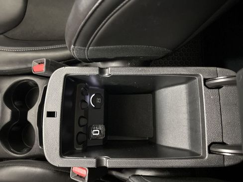 Used 2019 Jeep Cherokee Latitude Plus w/ Cold Weather Group image 55