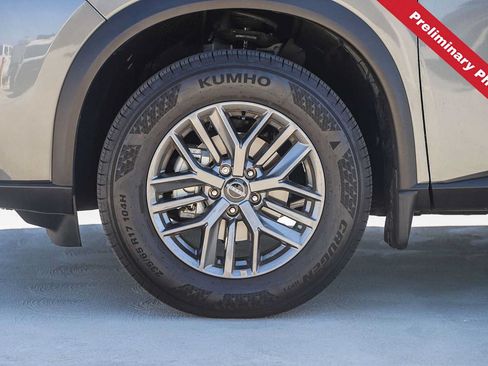 Used 2025 Nissan Rogue S FWD image 11