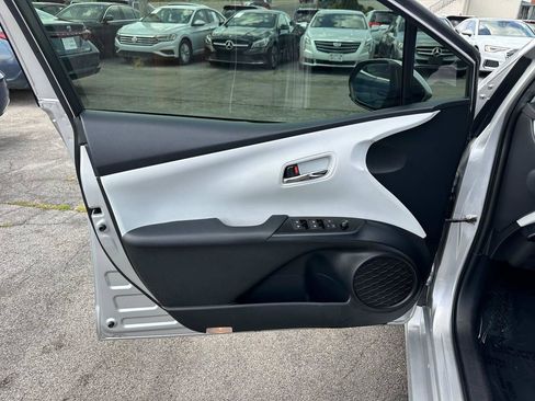 Used 2016 Toyota Prius Two w/ Protection Package FWD image 18
