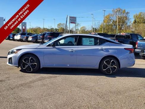 New 2025 Nissan Altima 2.5 SR w/ SR Premium Package image 2