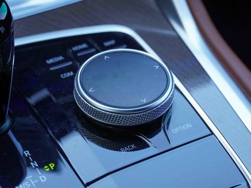 Used 2023 BMW X6 xDrive40i w/ M Sport Package image 31