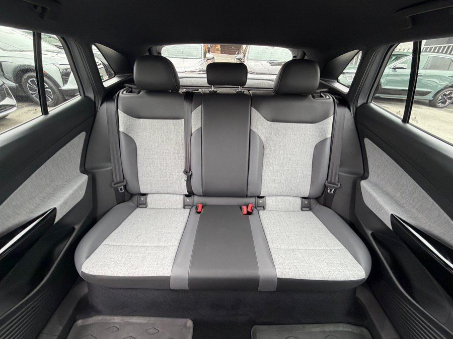Used 2024 Volkswagen ID.4 Pro AWD/4WD image 34