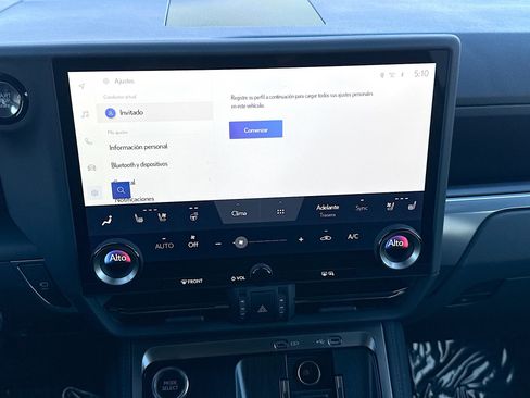 Used 2024 Lexus GX 550 w/ Accessory Package (Z1) image 31