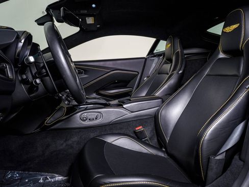Used 2019 Aston Martin V8 Vantage Roadster RWD image 20