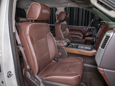 Used 2015 Chevrolet Silverado 1500 High Country w/ High Country Premium Package RWD image 13