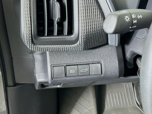Used 2024 Toyota bZ4X FWD image 17