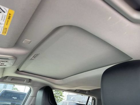 Used 2020 Toyota Highlander XLE FWD image 21