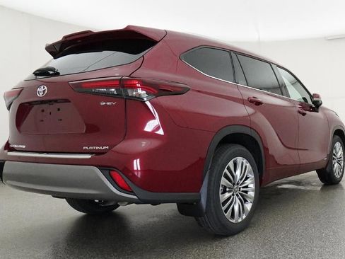 New 2026 Toyota Highlander Platinum AWD/4WD image 24