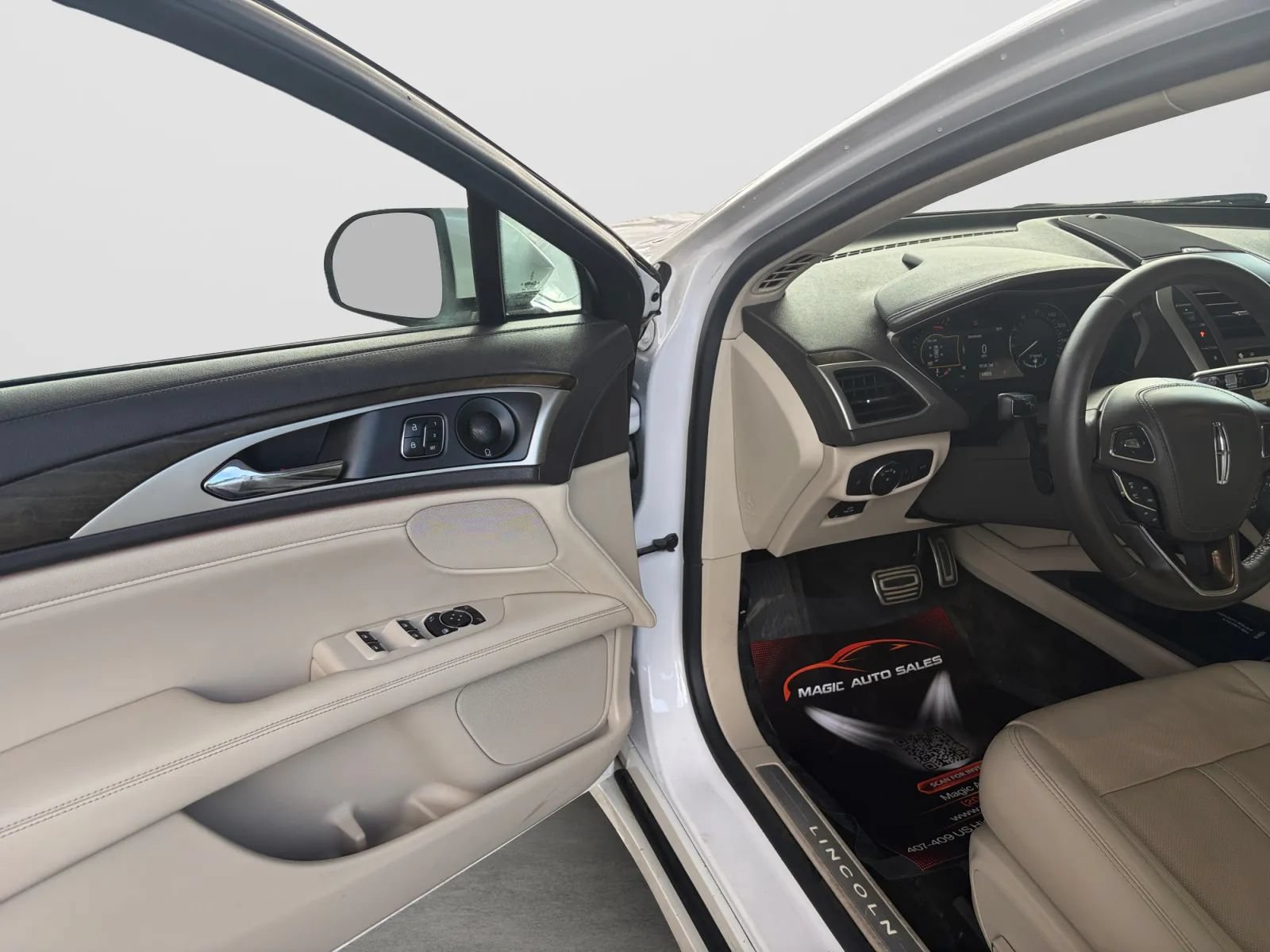 Used 2018 Lincoln MKZ Reserve w/ Magnetic Appearance Package AWD/4WD image 11