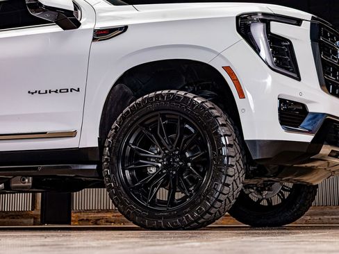 Used 2025 GMC Yukon XL Elevation w/ Technology Package image 12